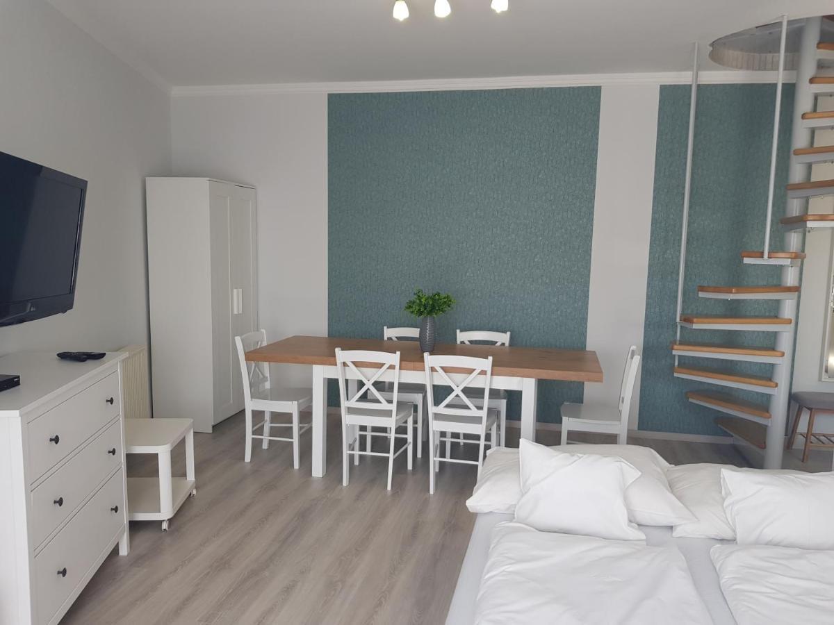 Zoli Apartmanok-Adri Koelcsey 32 Хайдусобосло Экстерьер фото
