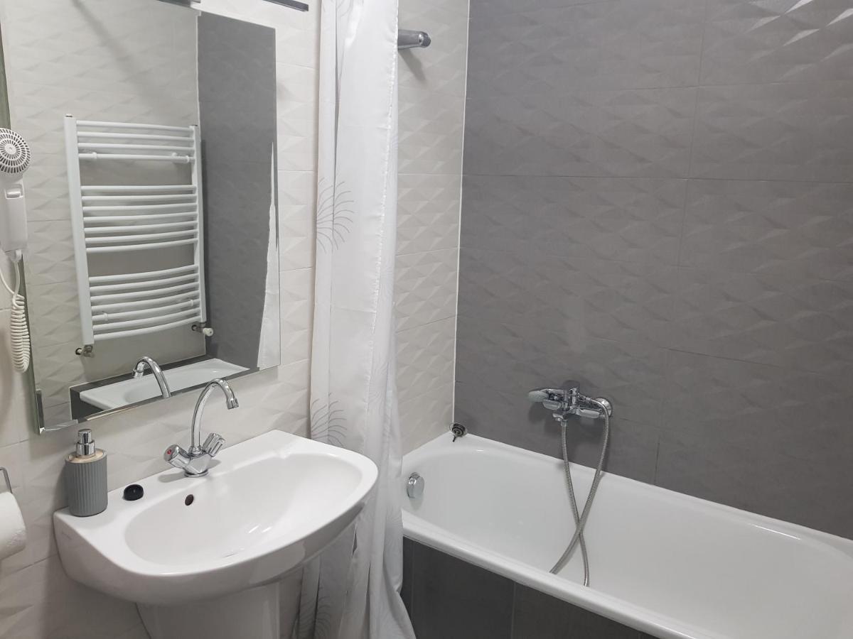 Zoli Apartmanok-Adri Koelcsey 32 Хайдусобосло Экстерьер фото